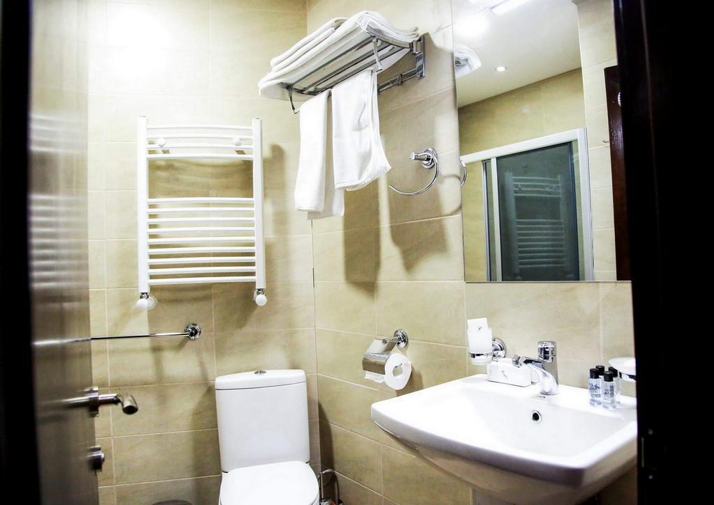 Hotel Feri Tbilisi Ngoại thất bức ảnh