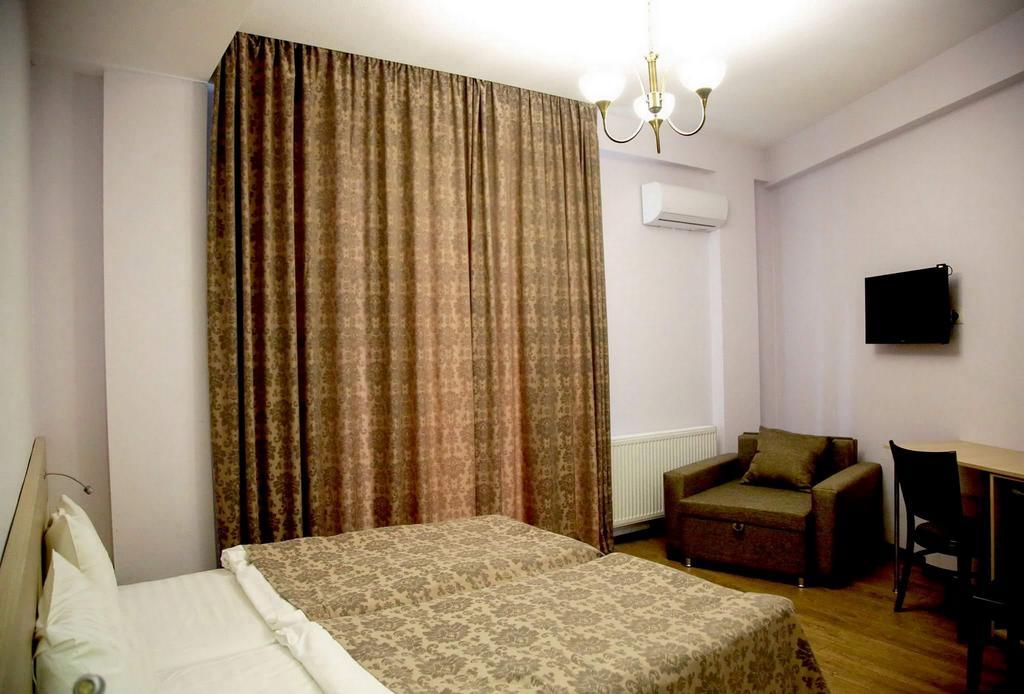Hotel Feri Tbilisi Ngoại thất bức ảnh