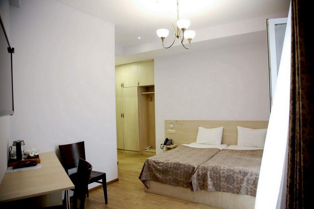 Hotel Feri Tbilisi Ngoại thất bức ảnh