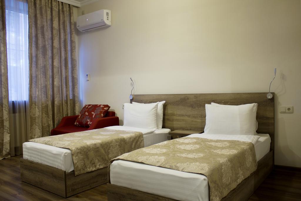 Hotel Feri Tbilisi Ngoại thất bức ảnh