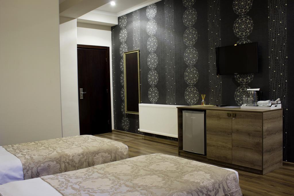 Hotel Feri Tbilisi Ngoại thất bức ảnh